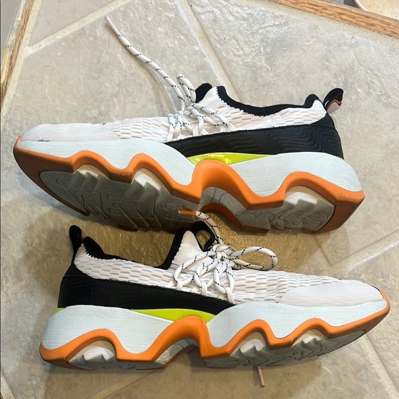 SOREL Kinetic Impact Ii Lace Sneaker :: size 8.5 :: colors-sea salt, koi - Picture 5 of 10